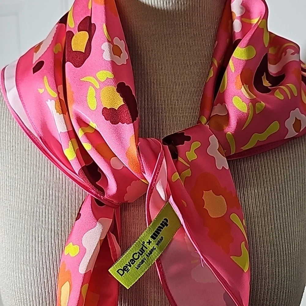Diva Curl wrap for your hair. However,it could be for your neck. Pink 26